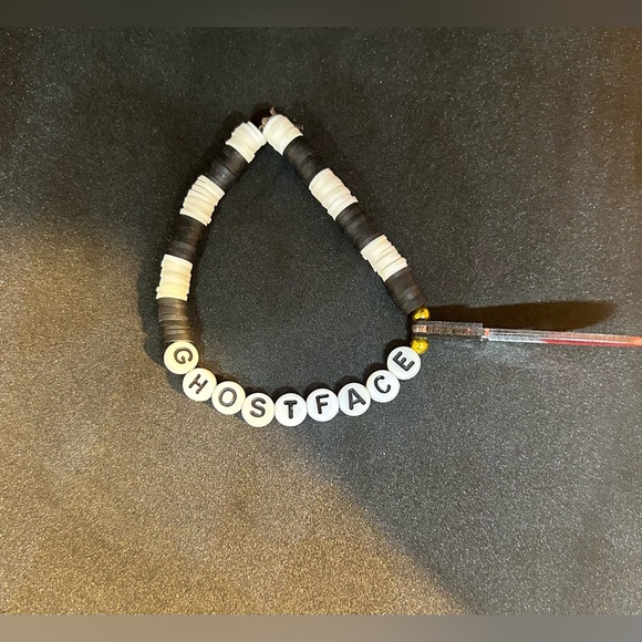 Ghostface (Horror Film) Heishi Charm Bracelet - Picture 3 of 8